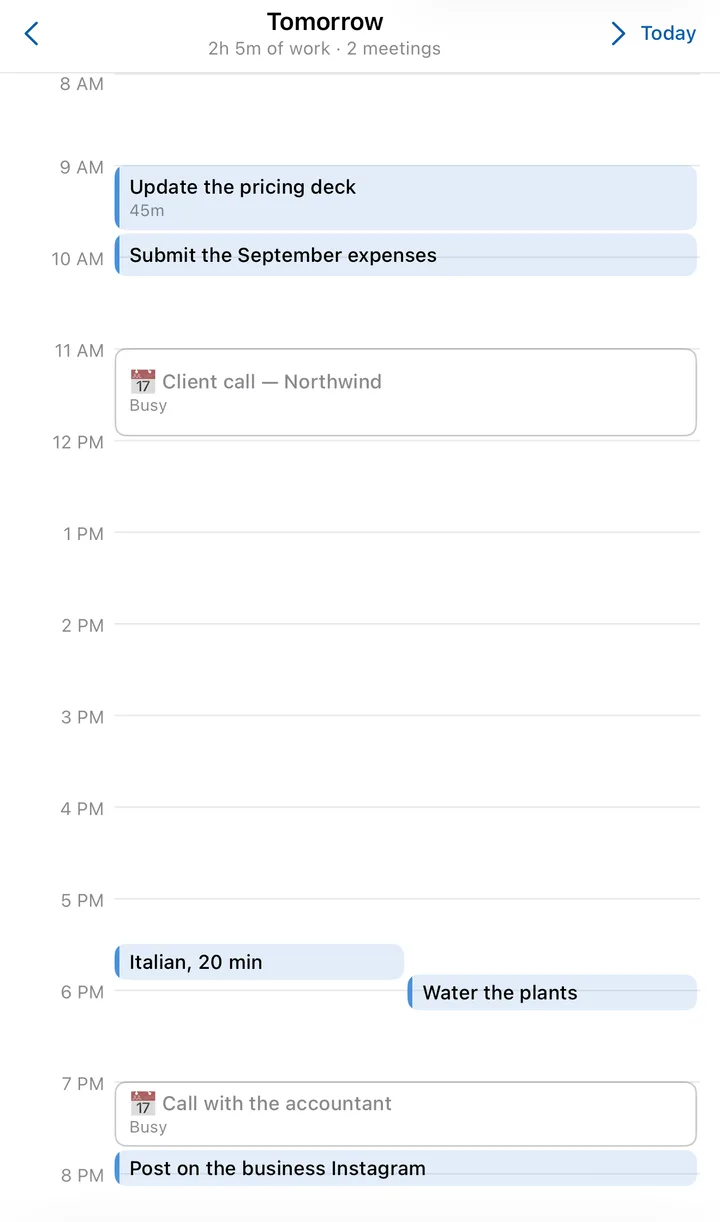Tomorrow drawn to scale on iPhone: work in the morning around a client call, then Italian, a call with the accountant and a post for the business in the evening.